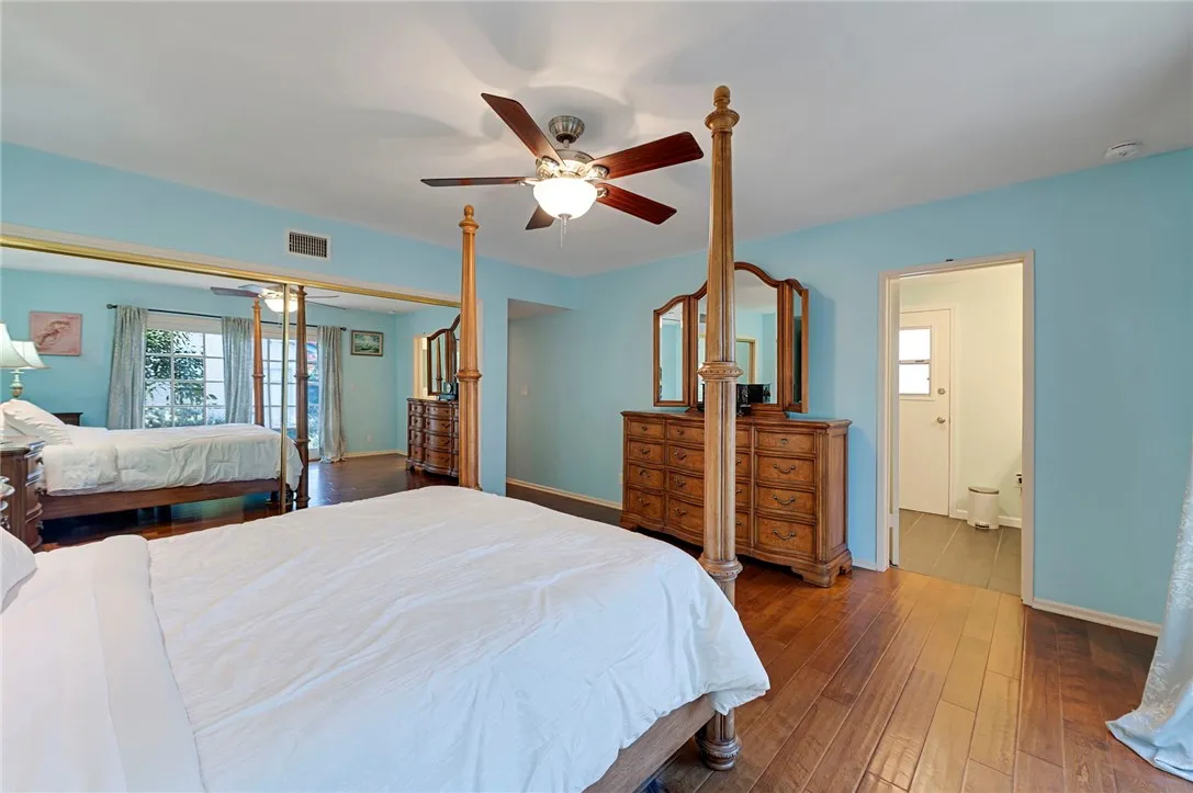 5406 Hazeltine Avenue, Sherman Oaks, California 91401 home-pic-17